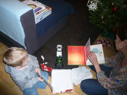 Mam-mam and Papaw's voices are reading the book. 