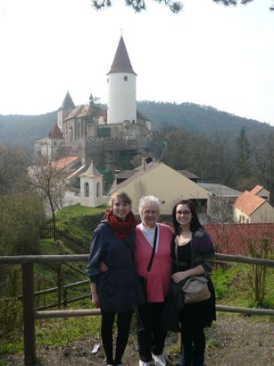 Laura, Grandma, and Alyssa 